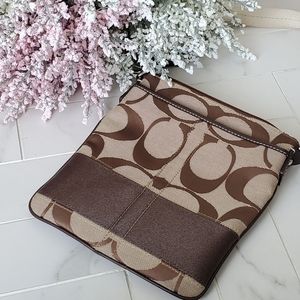 COACH Crossbody Swingpack